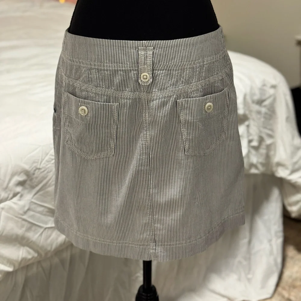 Ann Taylor LOFT Striped Mini Skirt – Size 6 | Classic Nautical Cotton - Picture 2 of 4